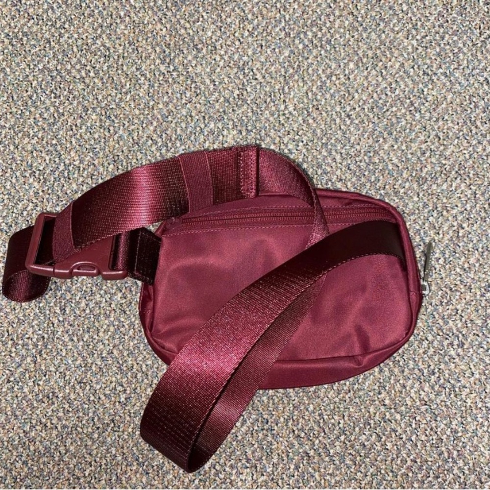 Lululemon Merlot belt bag
